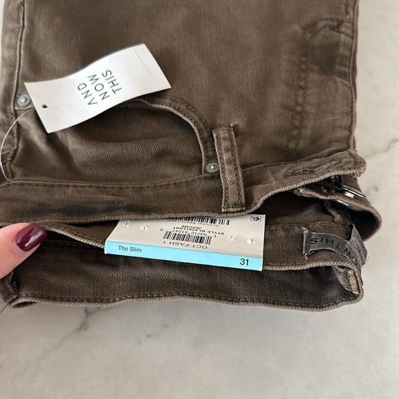 And Now This Men’s Macy’s slim fit tapered jeans - Picture 4 of 7